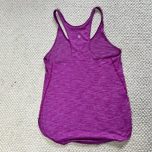 Lululemon fuchsia lightweight dolphin hem, racer back workout tank Size Medium - Picture 6 of 6